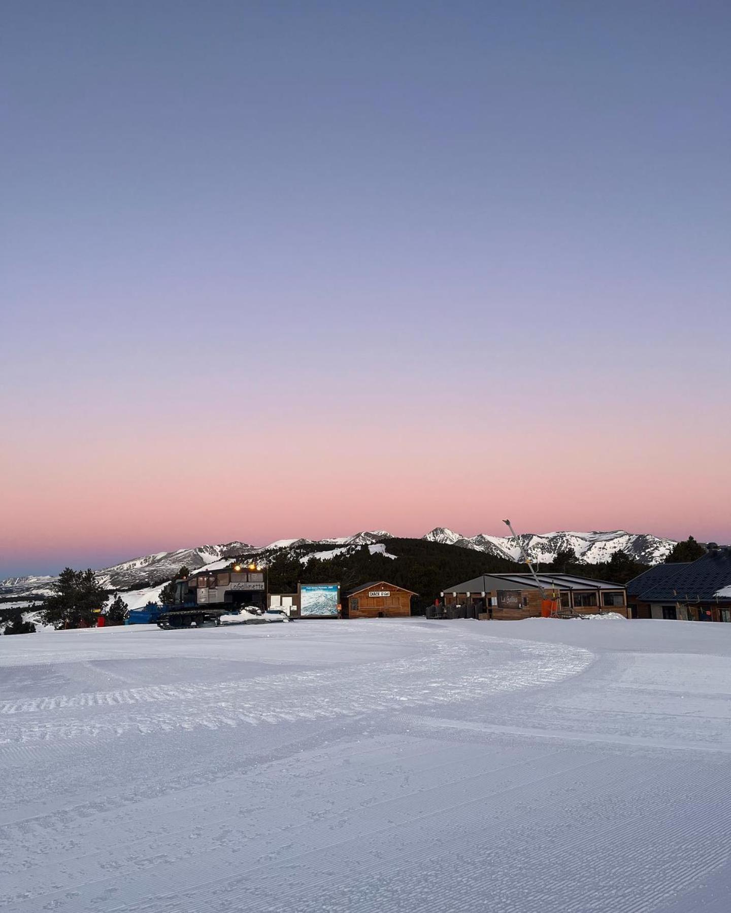Isard Pyrenees 2000 - 300m Des Pistes Chalet *